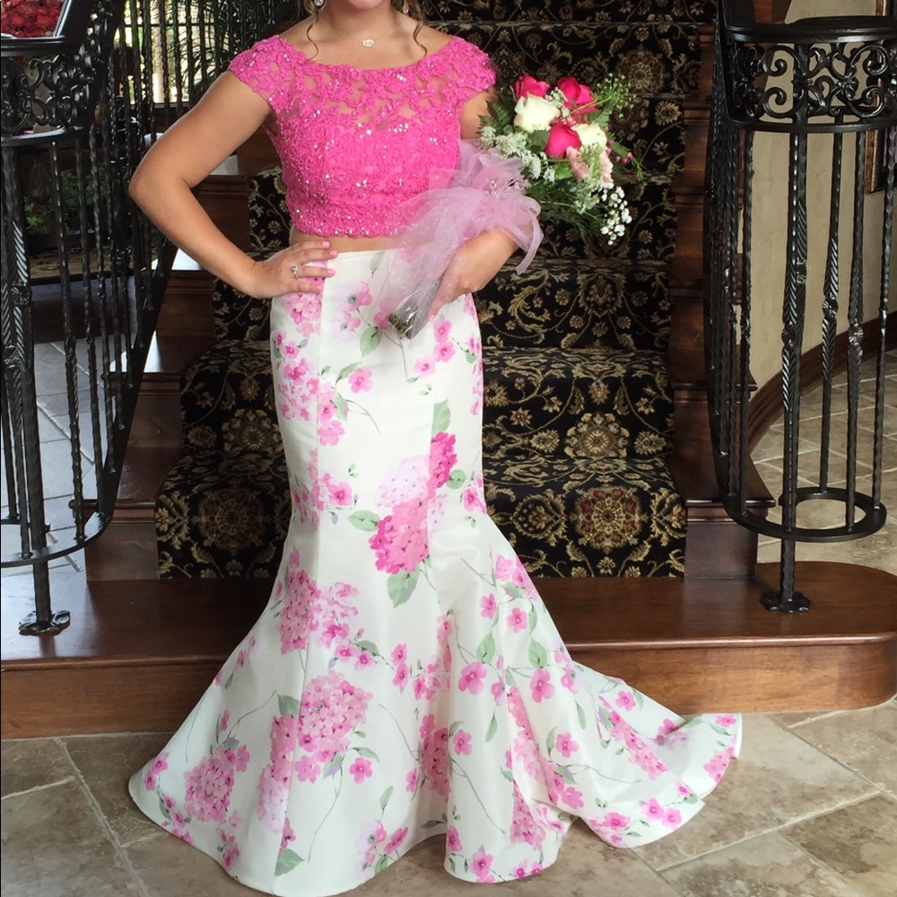Sherri hill floral 2 piece